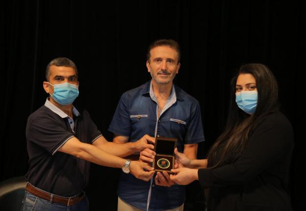 عرض مسرحي لطلاب كلية الإعلام بعنوان "يا حسرة" باشراف الممثل سعد حمدان