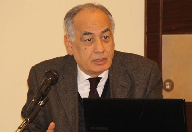 عميد معهد العلوم السياسية محاضرا في جمعية صفدي الثقافية