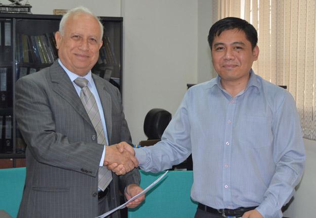 الجنان توقع إتفاقية مع مركز IELTS