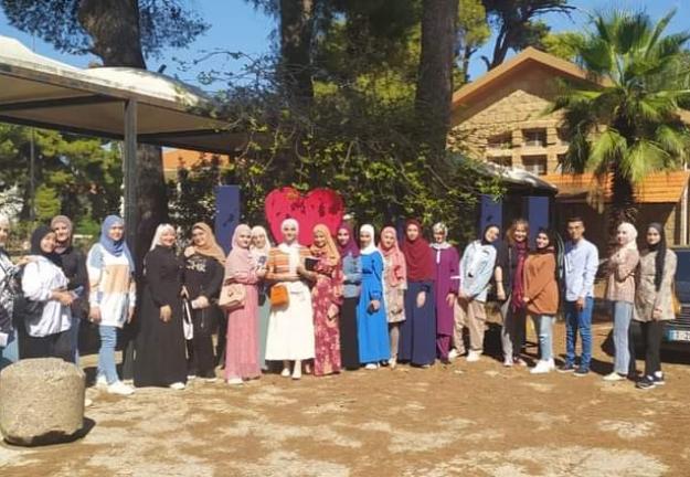 طلاب قسم الترجمة في لقاء مع الكاتبة المسرحية فاليري كاشر