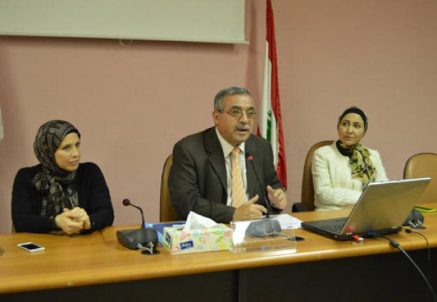 دورة "تعاطي المرأة في العمل الاجتماعي العام" في جامعة الجنان