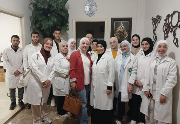 طلاب قسم التحاليل الطبيّة