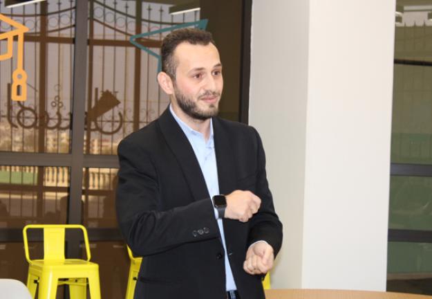 مهارات العرض والتقديم والتواصل