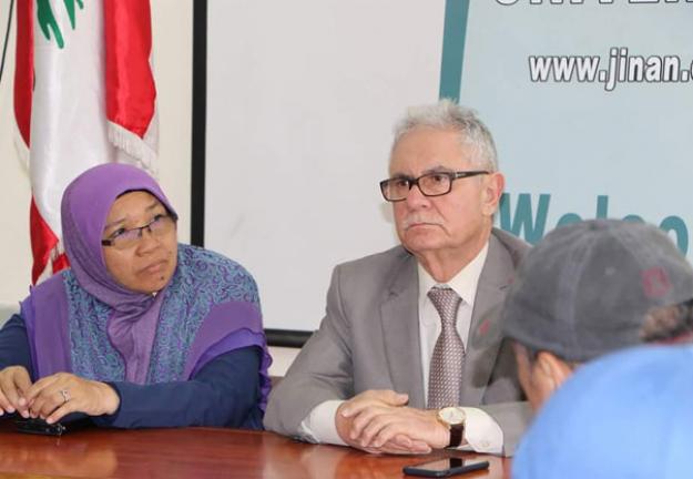 وفد من الجامعة الإسلامية في ماليزيا يزور الجنان