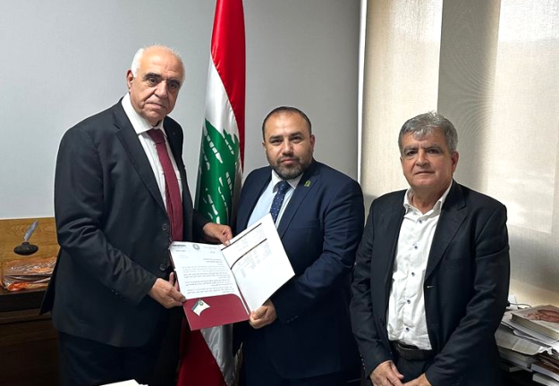 الجنان تقدّم منحاً دراسية للصحافيين