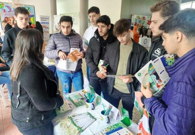 مشاركة دائرة الاستقطاب‎