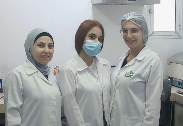 طلاب كلية العلوم ينهون تدريبهم في مختبرات غرفة التجارة و قصر الحلو