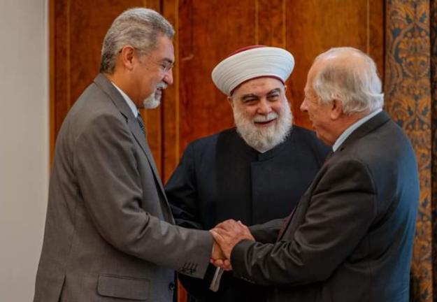 مشاركة عميد كلّيّة الآداب