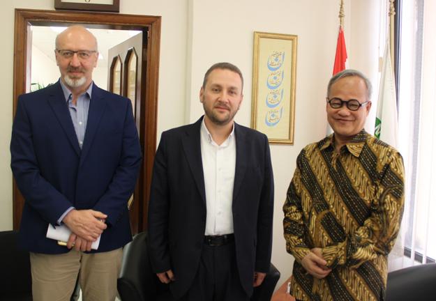 فعاليات سياسية ودبلوماسية تهنئ د. سالم يكن بمناسبة عودته من الديار المقدسة