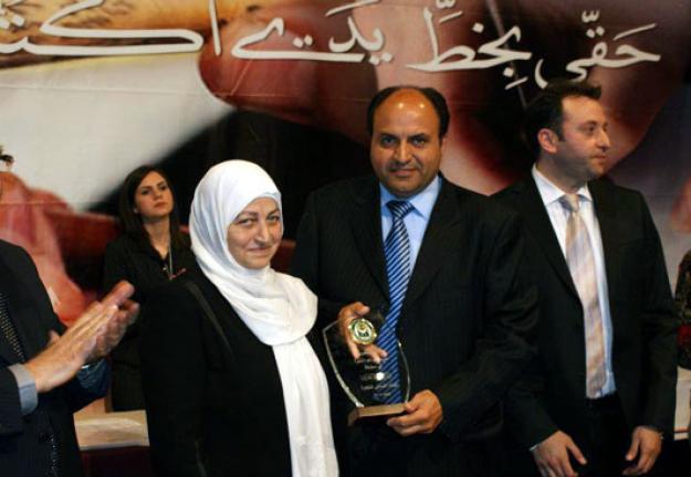 توزيع جوائز مسابقة جماليات الخط العربي لجامعة الجنان في صيدا