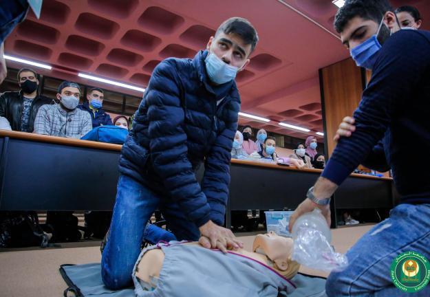 دورة تدريبية لطلاب كليّة الصحة العامة