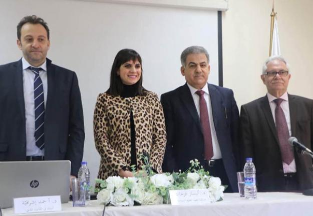 المواطنة بين القانون والتربية