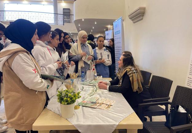 الجنان – صيدا تواصل جولات الاستقطاب والتوجيه في المدارس والمعارض التربويّة