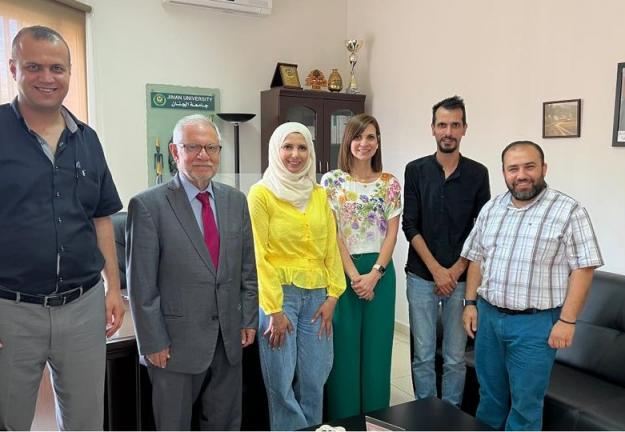 وفد من مؤسسة محمود عبّاس في جامعة الجنان