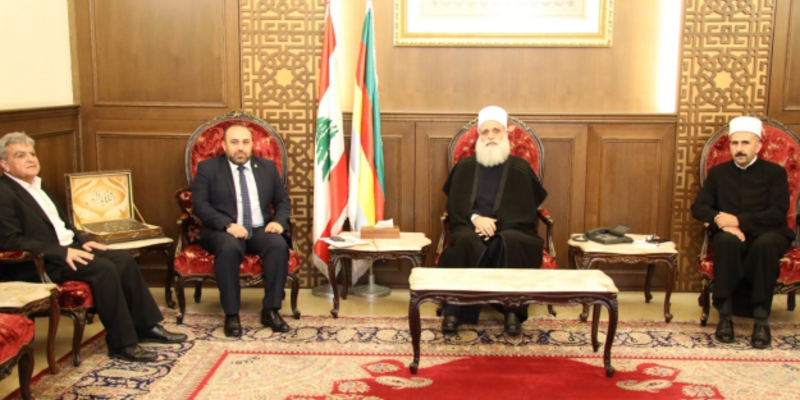 الجنان تقدّم منحاً دراسية لمشيخة العقل