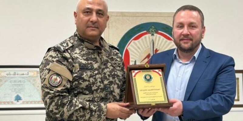 الدّكتور يكن يهنّئ العميد فادي الرّز بتعيينه مديرًا إقليميًّا لأمن الدّولة في الشّمال