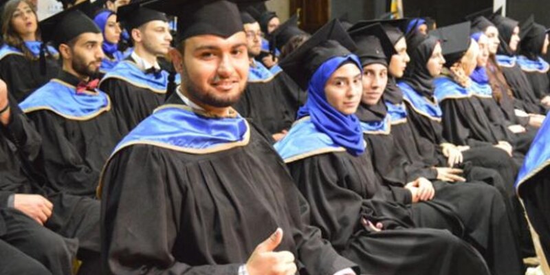 جامعة الجنان تنظّم حفل تخريج طلاب فرع صيدا