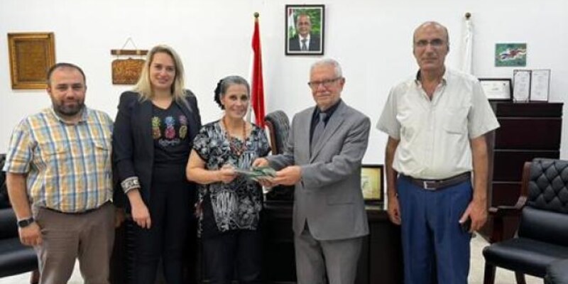 منح مقدمة من الجنان للطلاب الأوائل في الشهادات الرسمية
