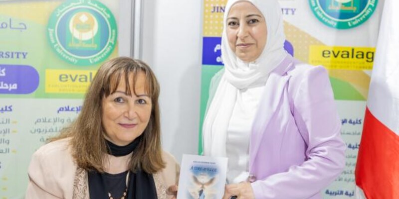 الدكتورة إميلي الشماس توقّع ديوانها السادس بالفرنسيّة