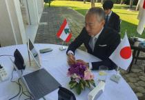 سفارة اليابان تمنح كتب قيّمة لمكتبة جامعة الجنان