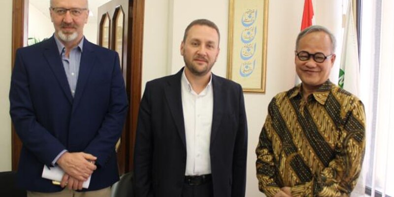 فعاليات سياسية ودبلوماسية تهنئ د. سالم يكن بمناسبة عودته من الديار المقدسة